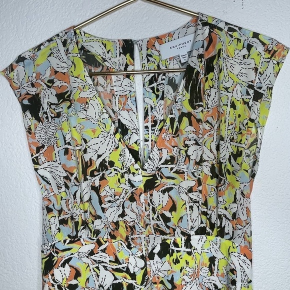 Equipment Femme dress silk midi floral sz 8 assymetric hem sleeveless - Picture 2 of 9